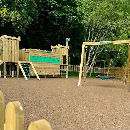 Spacious Primrose Lodge For 6 With Hot Tub At A Spa Resort Chudleigh Exterior foto